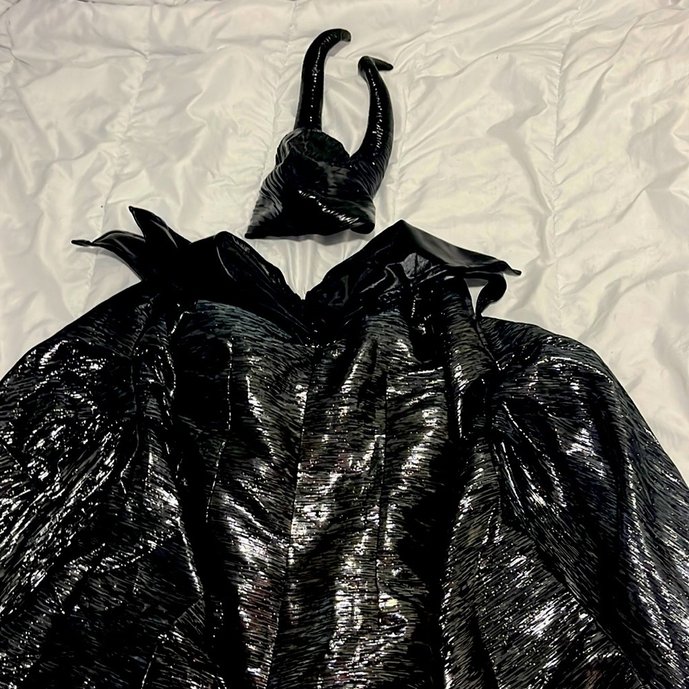 Maleficent Halloween Costume Women’s Large